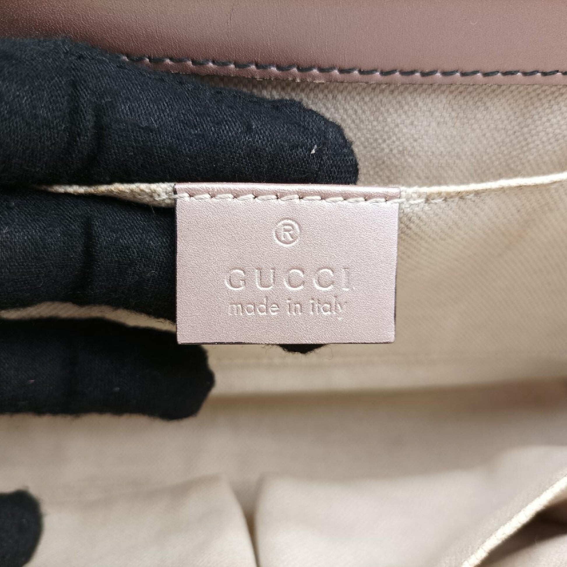 GUCCI Emily Pink Patent 295402B015057552 Shoulder Bag