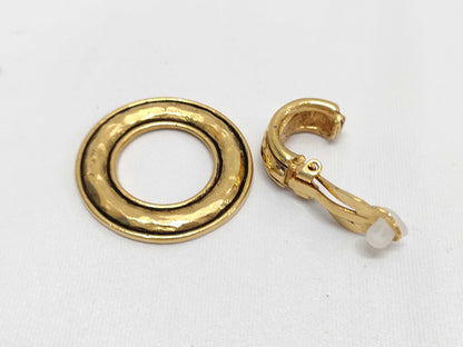 CHANEL Round Earrings with Rice