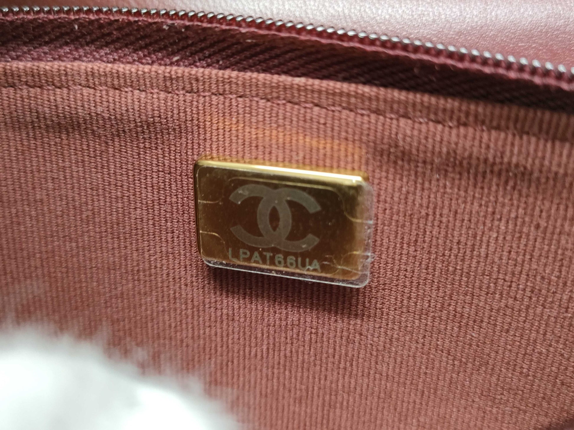 CHANEL Matelasse Classic Chain Wallet in Red Lambskin Shoulder Bag