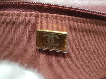 CHANEL Matelasse Classic Chain Wallet in Red Lambskin Shoulder Bag