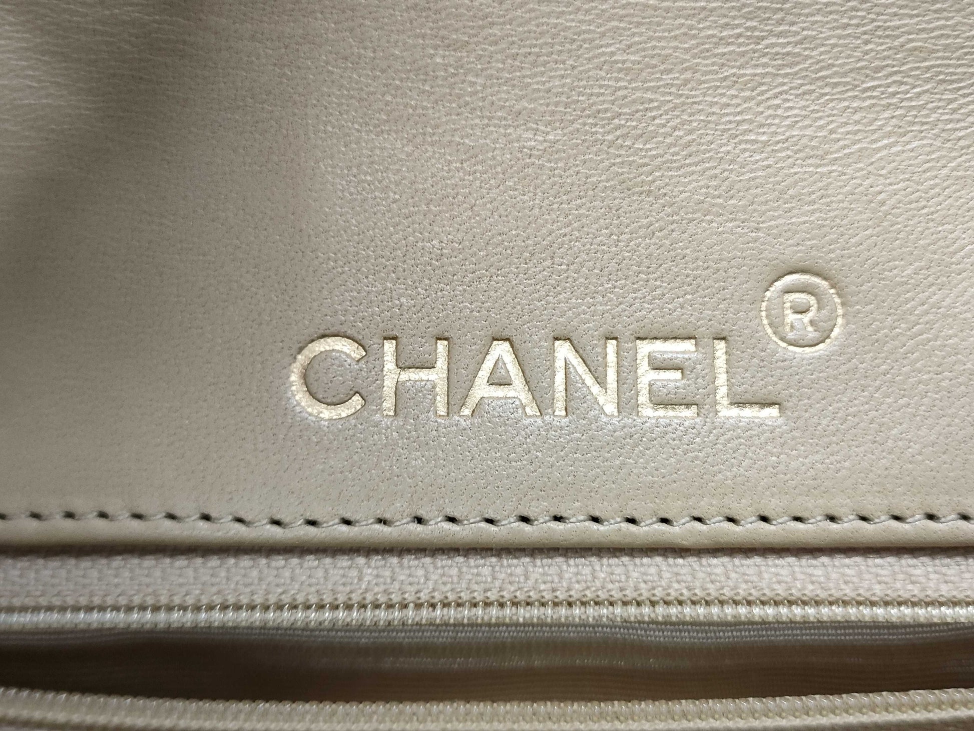 CHANEL Matelasse Shoulder Bag in Beige Lambskin