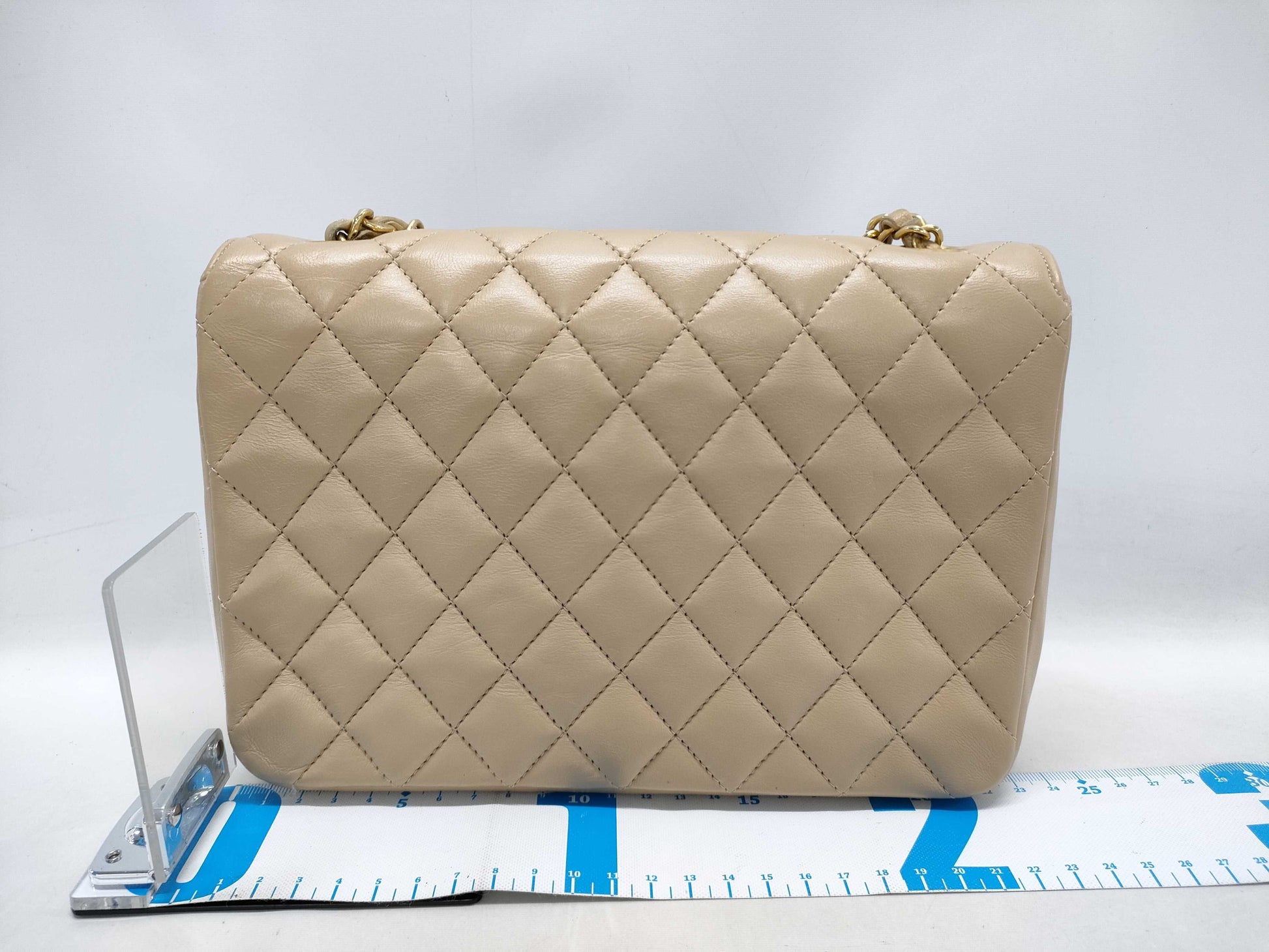 CHANEL Matelasse Shoulder Bag in Beige Lambskin