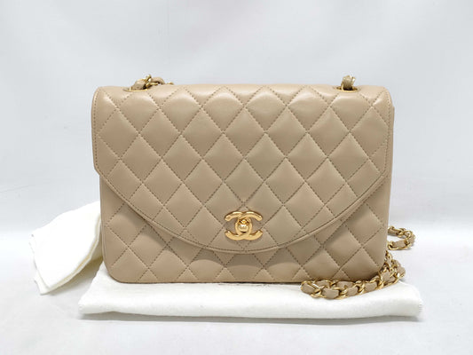 CHANEL Matelasse Shoulder Bag in Beige Lambskin