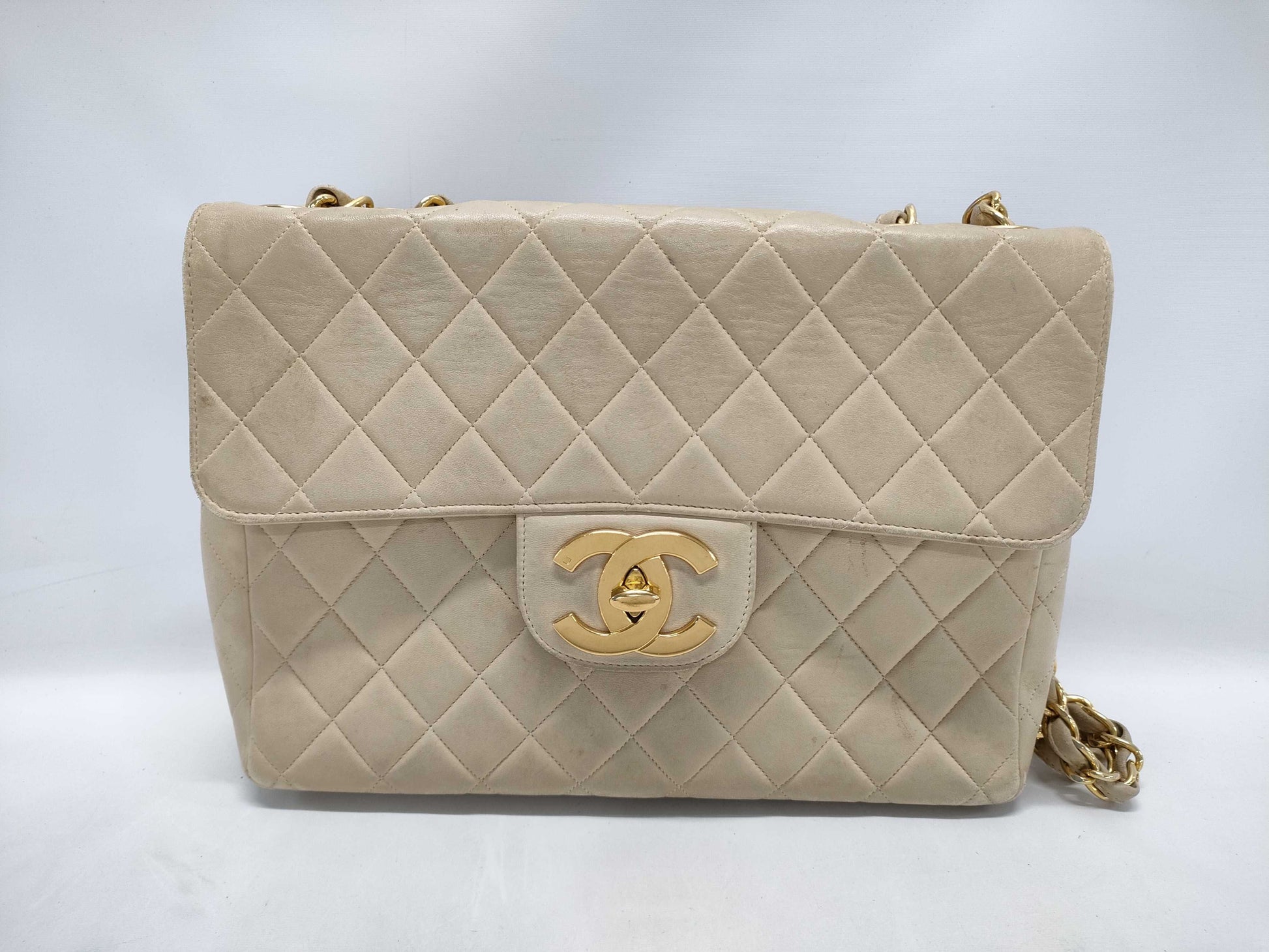 CHANEL Matelasse Deca Matelasse Chain Shoulder Bag A11869 Beige Lambskin Shoulder Bag