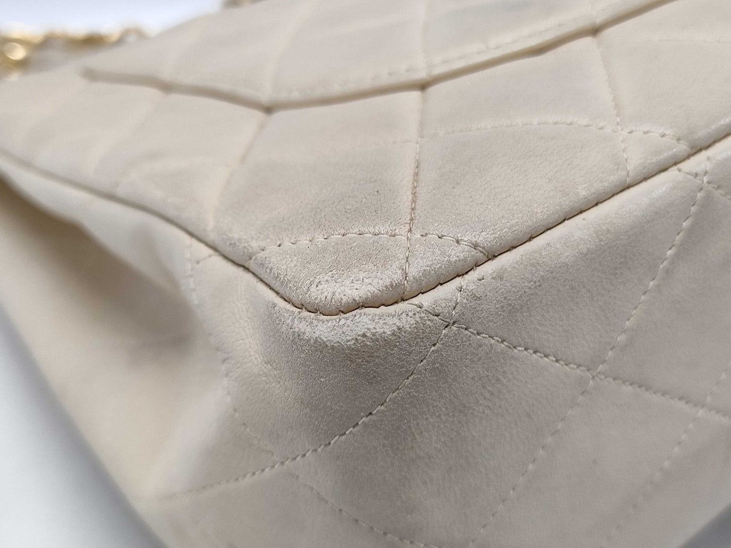 CHANEL Matelasse Deca Matelasse Chain Shoulder Bag A11869 Beige Lambskin Shoulder Bag