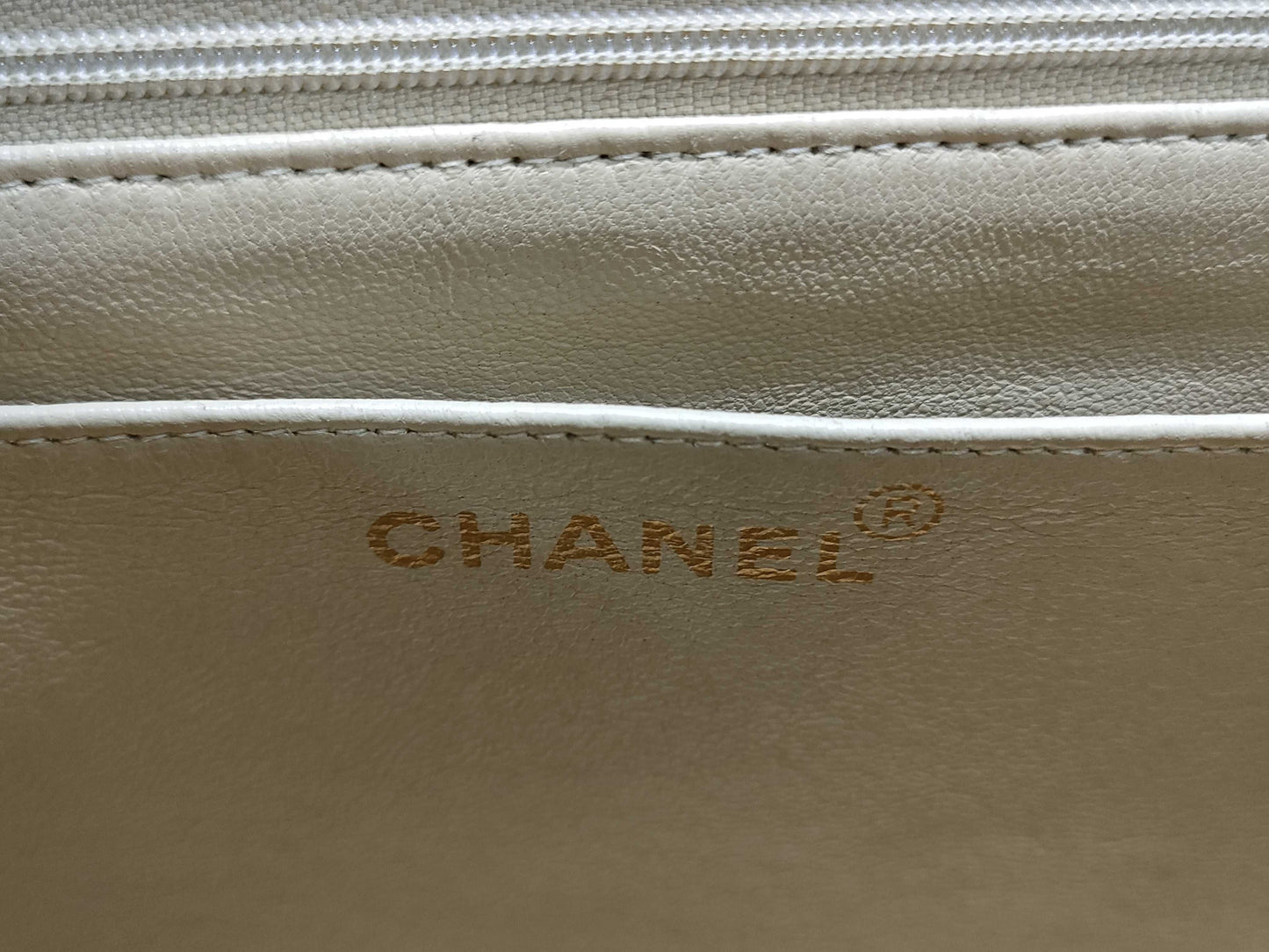 CHANEL Matelasse Deca Matelasse Chain Shoulder Bag A11869 Beige Lambskin Shoulder Bag
