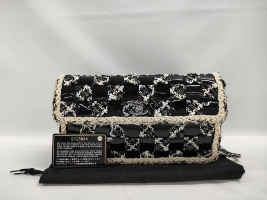 CHANEL Patent Tweed Single Flap Chain Shoulder Bag in Black