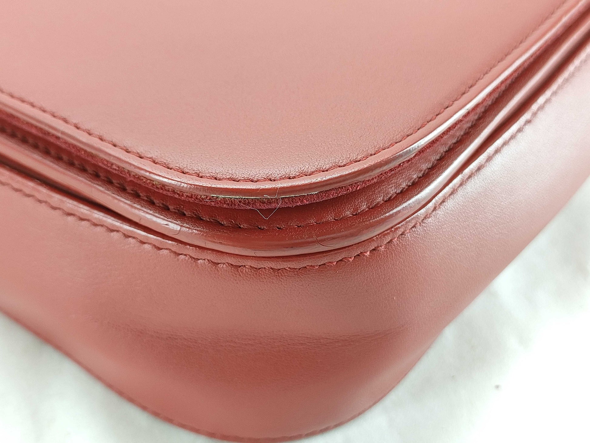 SAINT LAURENT Y-Line Red Leather Shoulder Bag