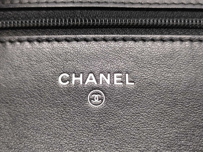 CHANEL Matelasse Chain Shoulder Bag