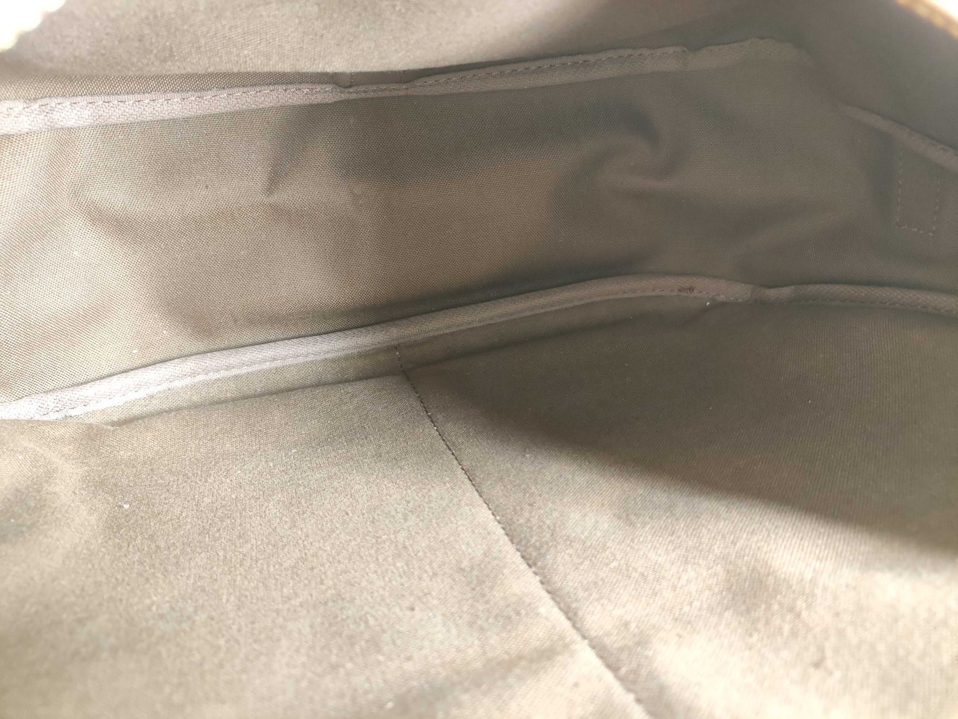 LOUIS VUITTON M42254 Monogram Louis Vuitton Saumur 35 Shoulder Bag