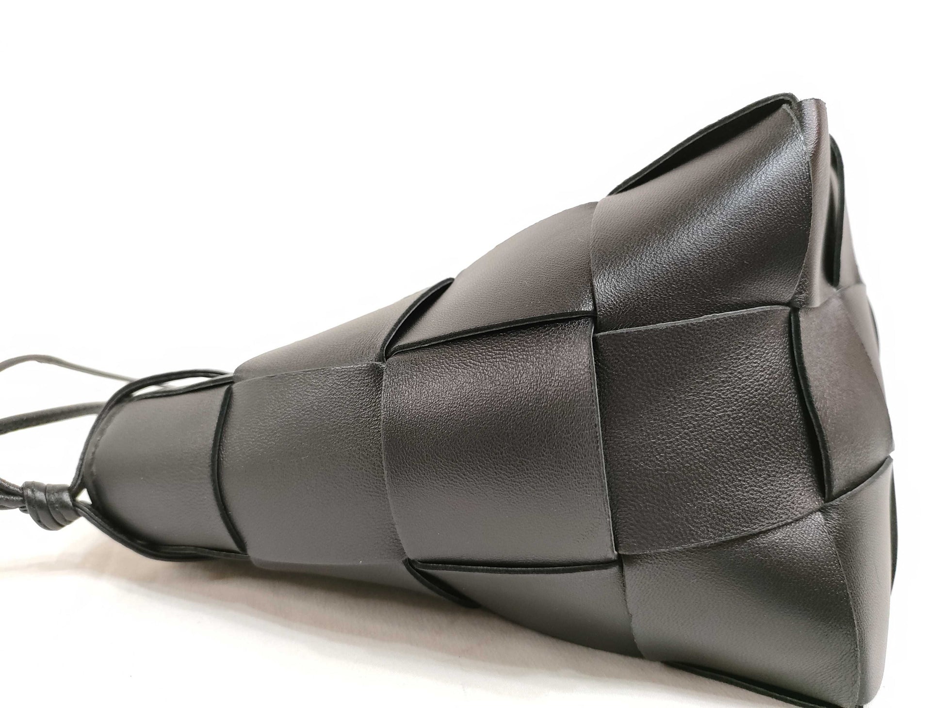 BOTTEGA VENETA Intrecciato Bottega Veneta Maxi Intrecciato Cassette Mini Crossbody Bag Shoulder Bag Black