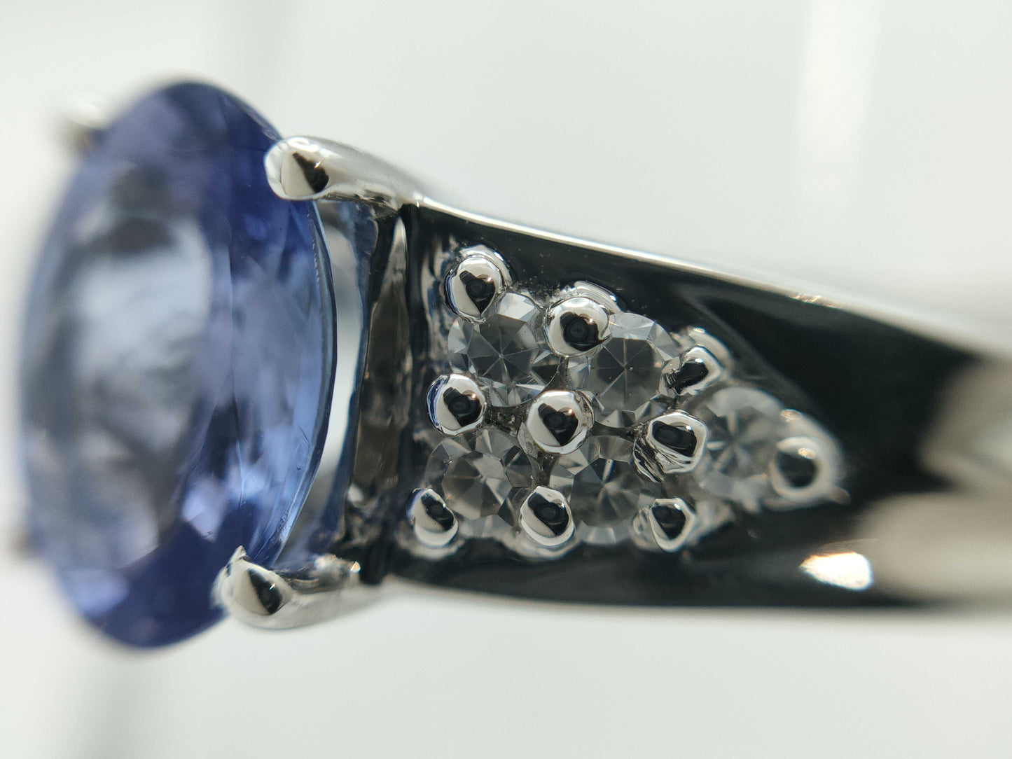 Tanzanite Diamond 18K 3.5g Ring 