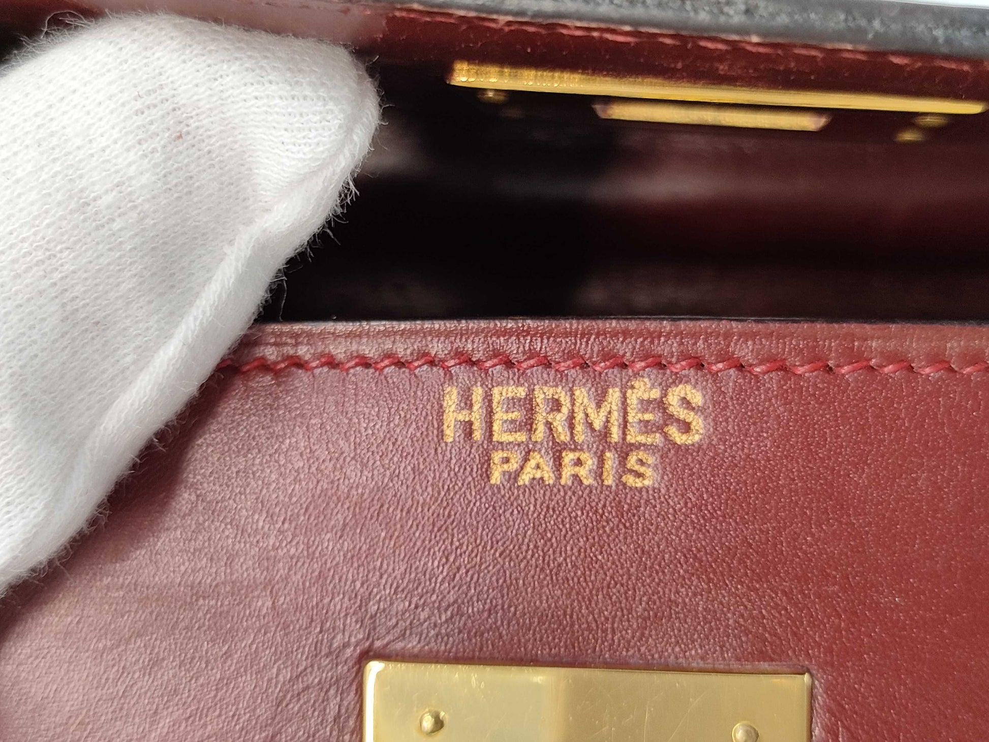 HERMES Kelly 32 Box Calf Rouge H GP 〇C Stamped Handbag