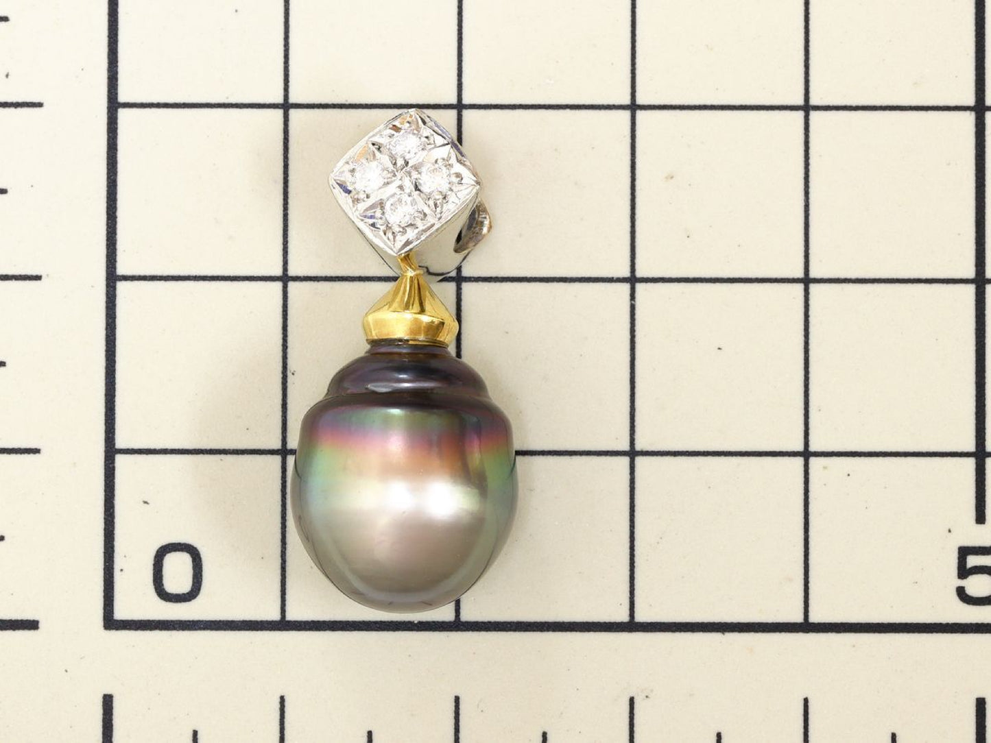 Tahitian pearl pendant, approximately 13.0mm diameter, 0.11ct, 6.7g, Pt900/K18 