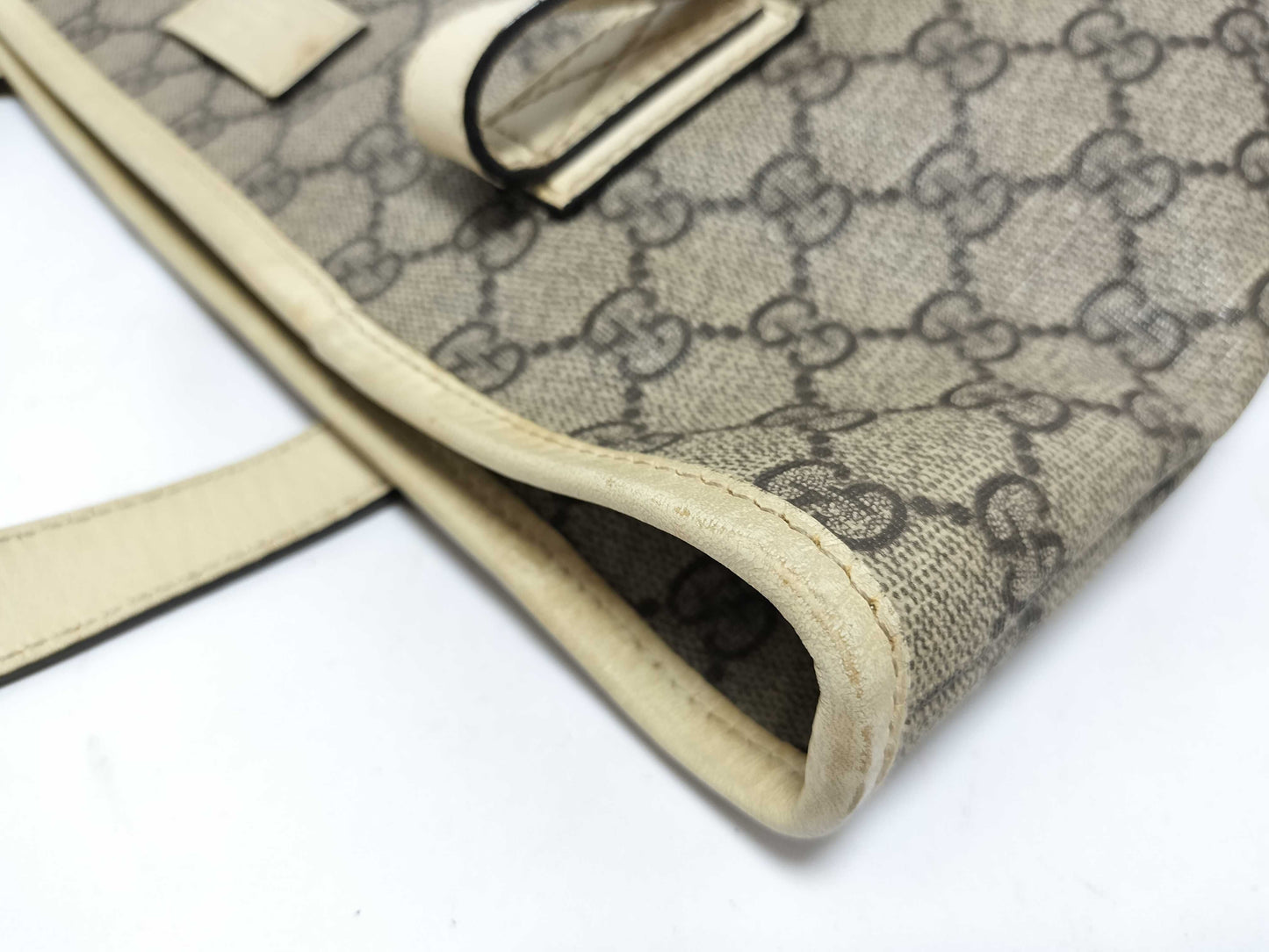 GUCCI GG Supreme Tote Bag