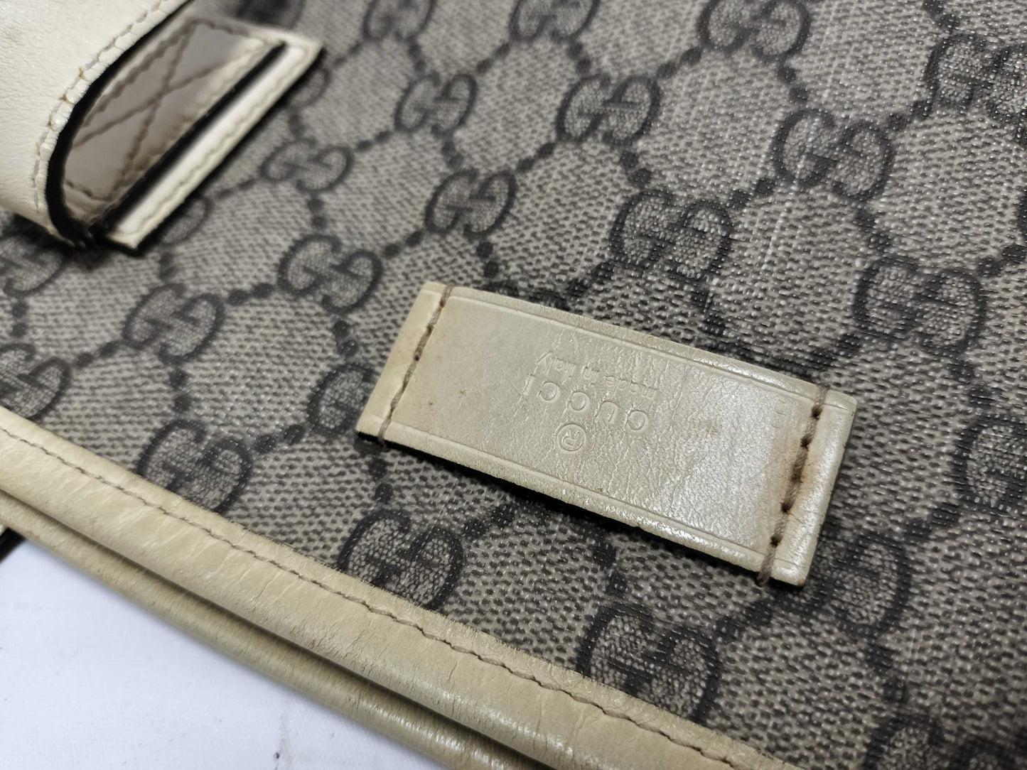GUCCI GG Supreme Tote Bag