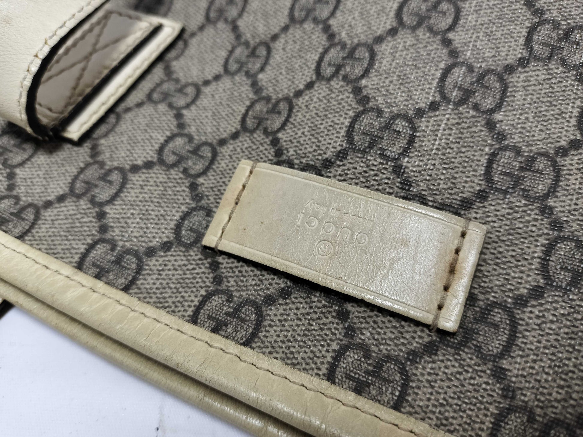 GUCCI GG Supreme Tote Bag