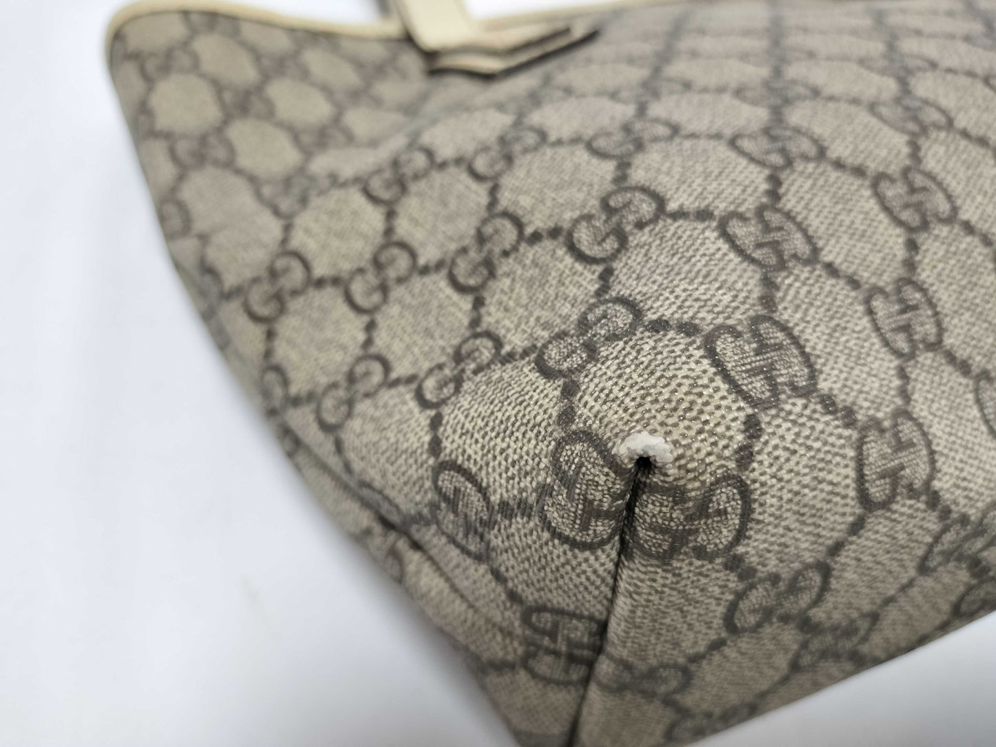 GUCCI GG Supreme Tote Bag