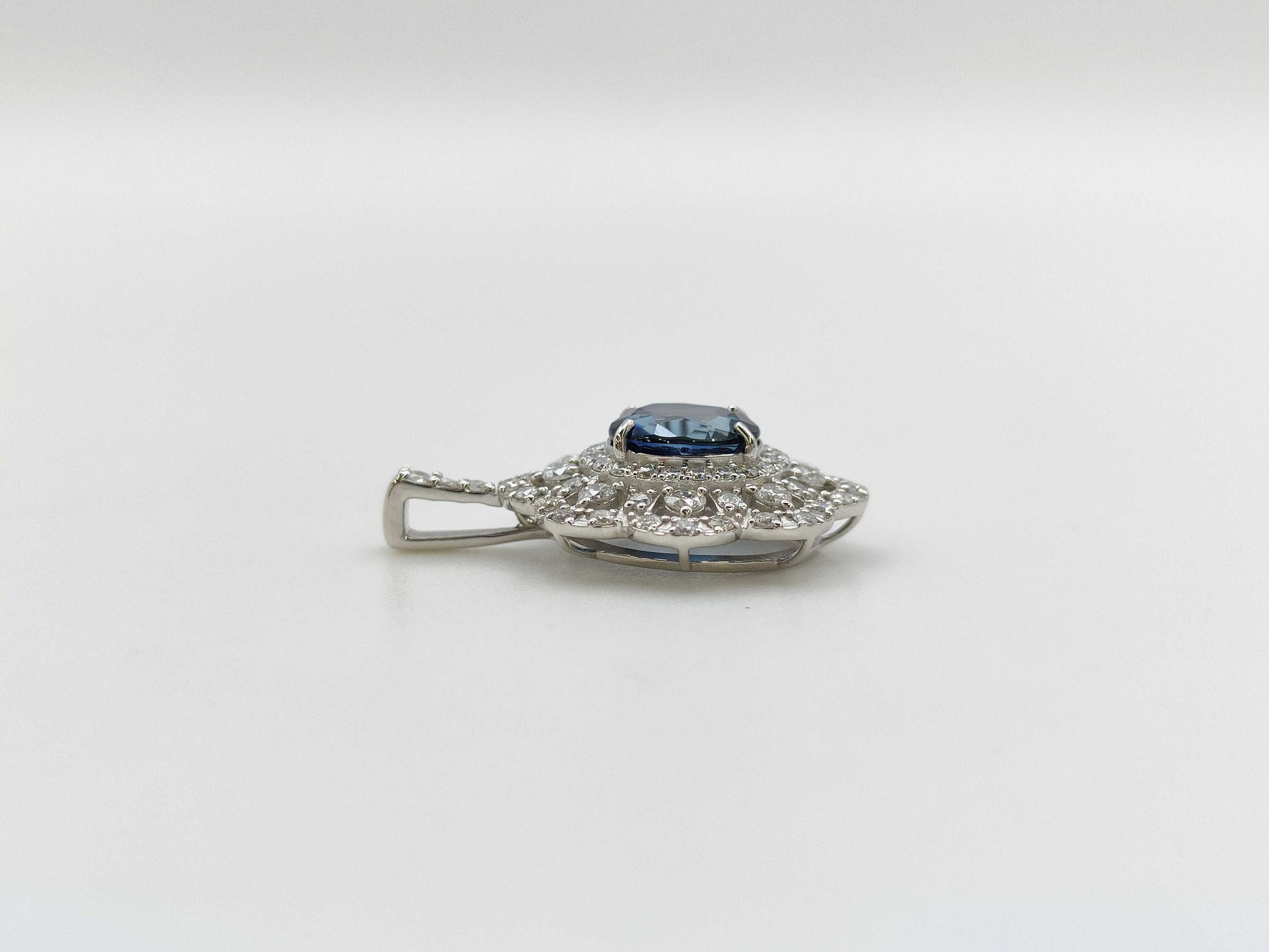 S1.868ct D1.41ct PT900 3.6g Pendant Top 
