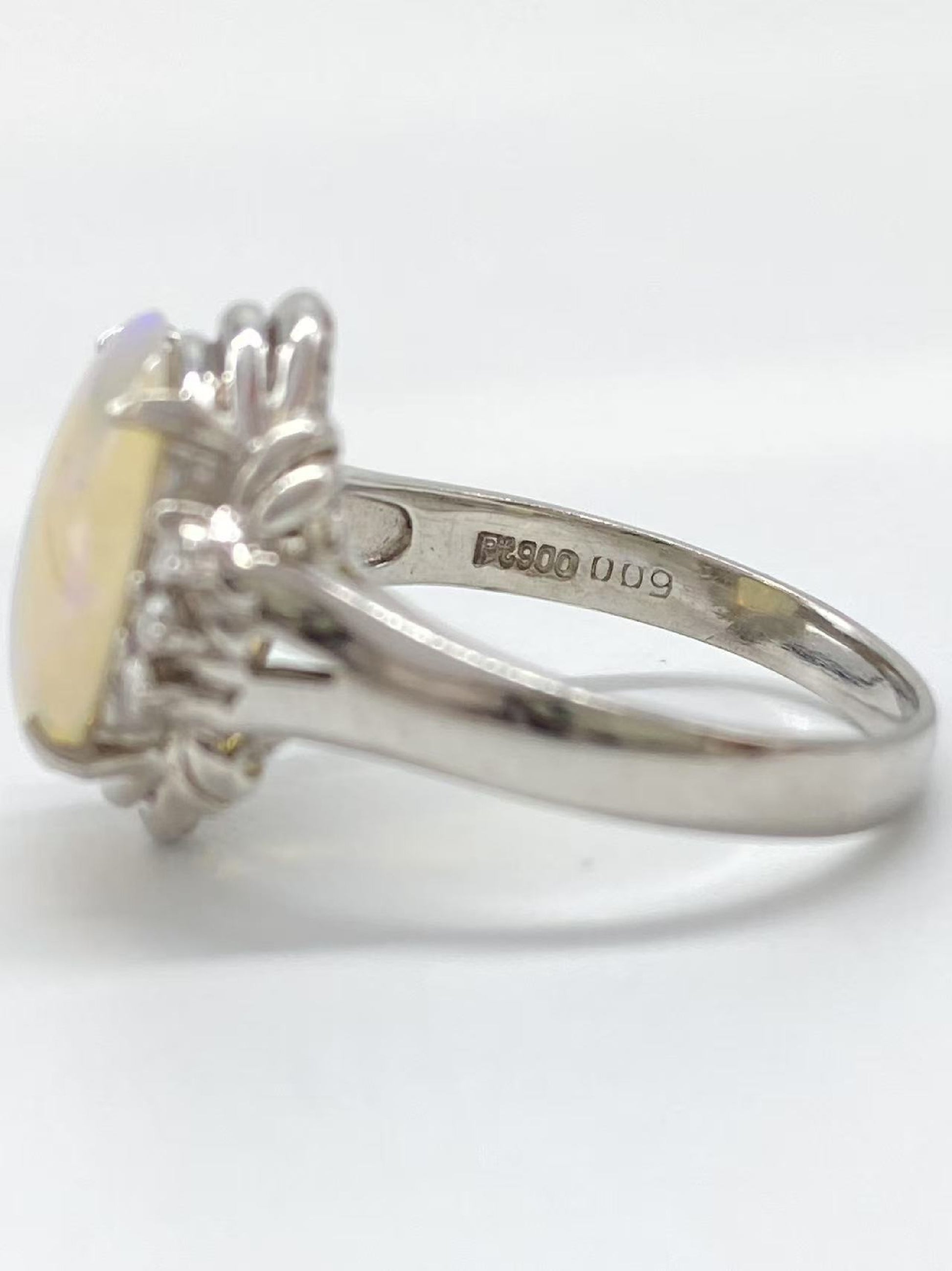 Opal D0.09ct Pt900 6.2g Ring 