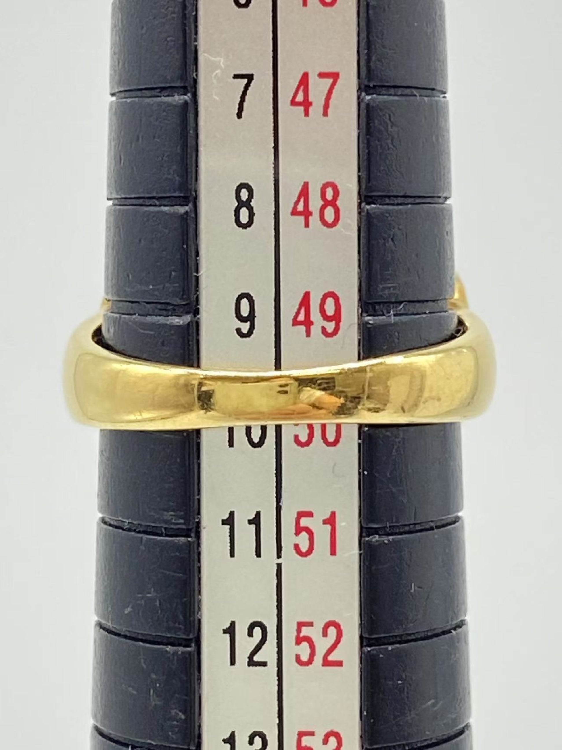 Sapphire and Diamond 18K Gold Ring, 5.9g 