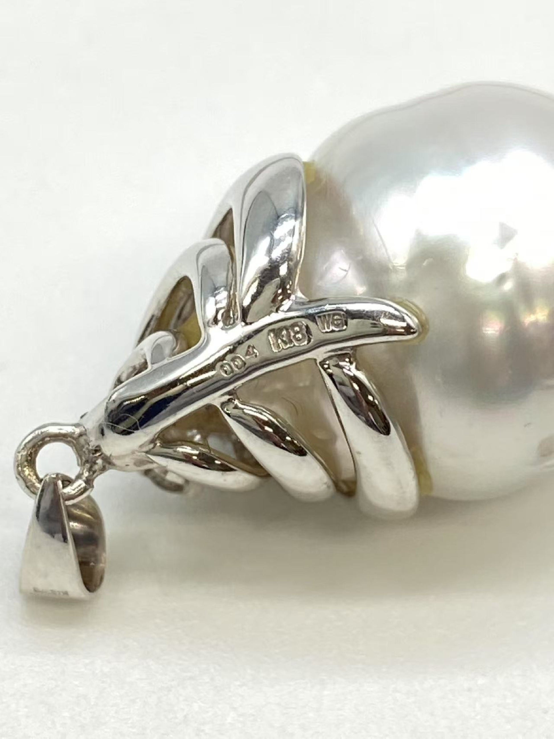 Pearl 15.4*19.8mm D0.04ct K18WG 9.3g Pendant Top 