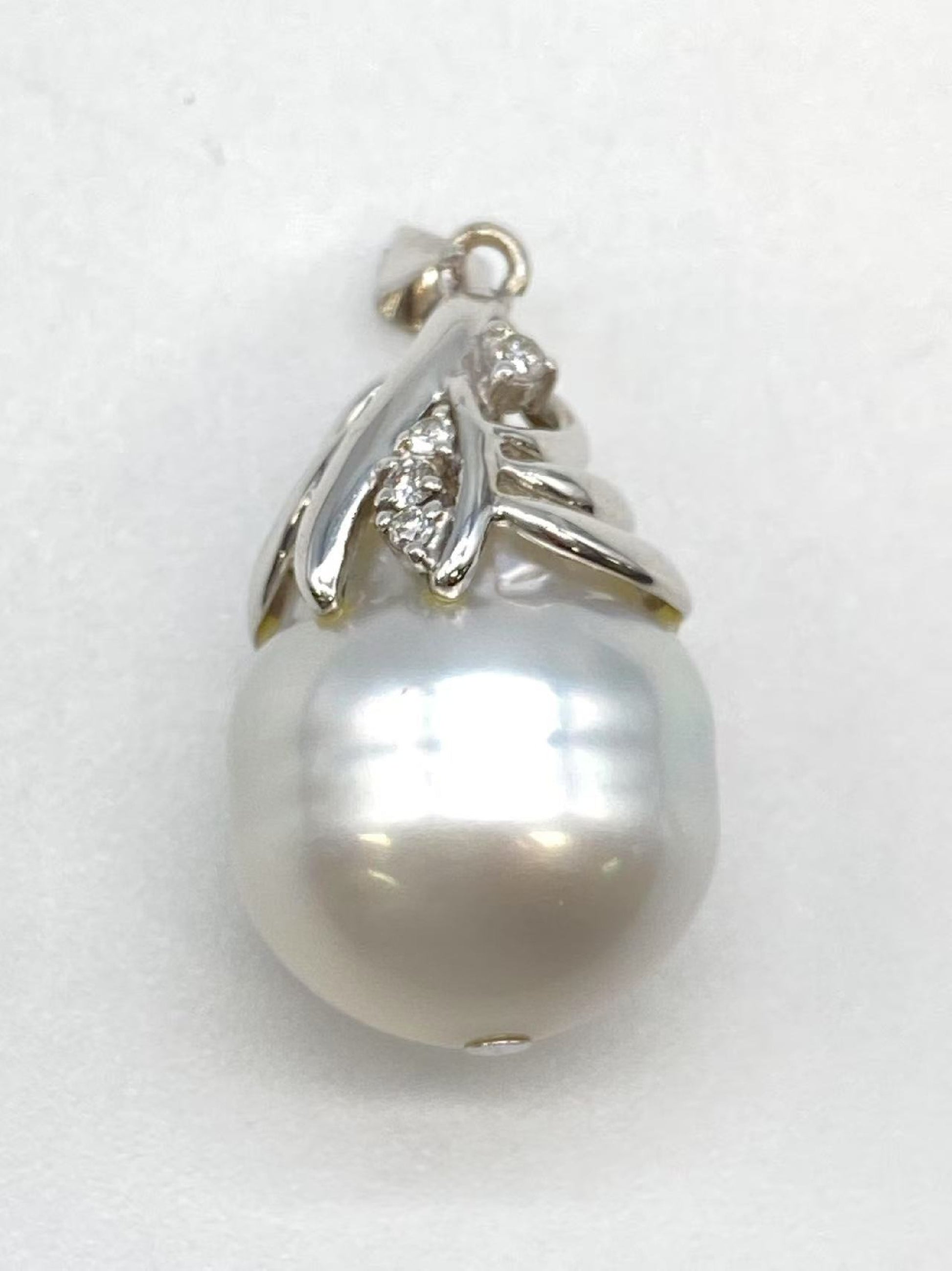 Pearl 15.4*19.8mm D0.04ct K18WG 9.3g Pendant Top 