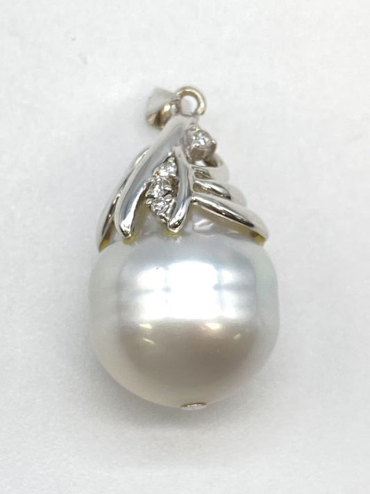 Pearl 15.4*19.8mm D0.04ct K18WG 9.3g Pendant Top 