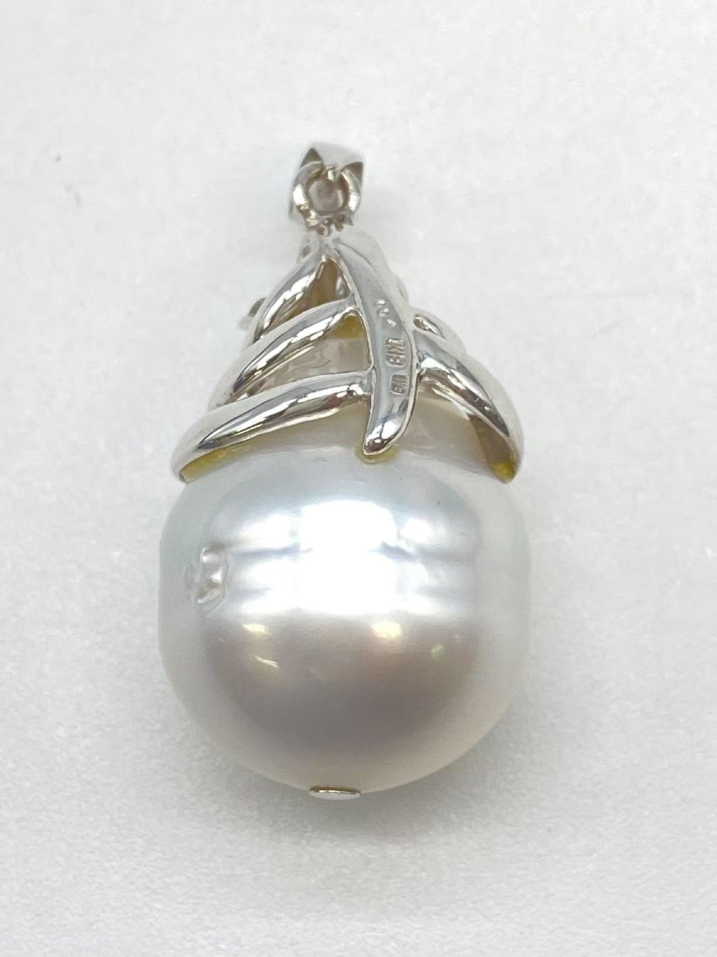 Pearl 15.4*19.8mm D0.04ct K18WG 9.3g Pendant Top 