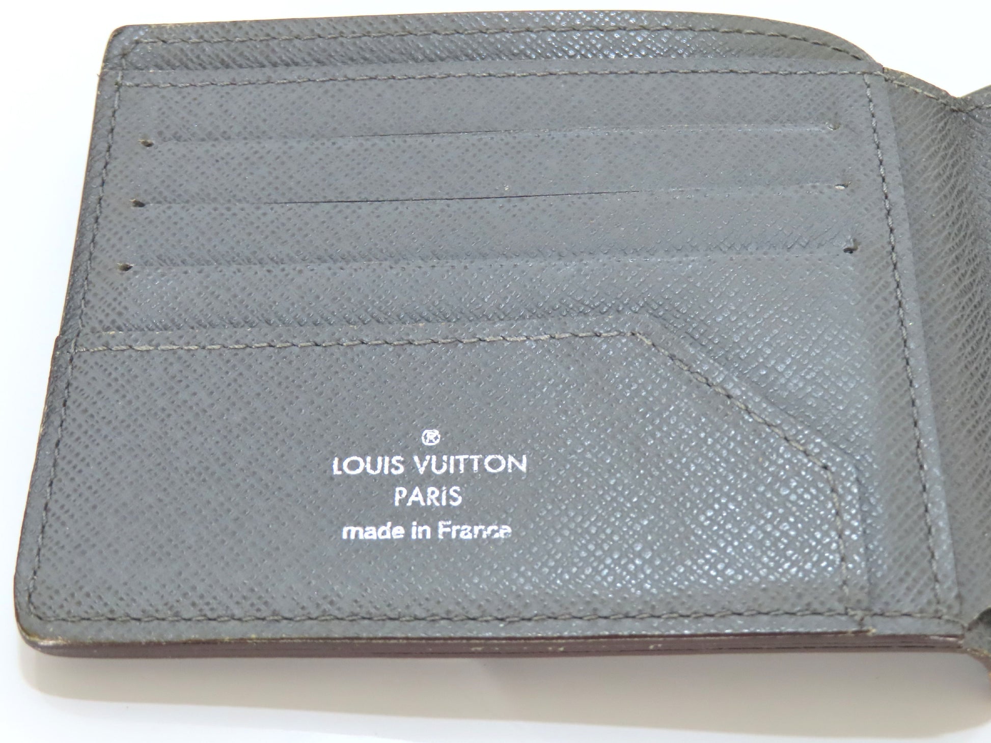 LOUIS VUITTON LV Taiga Portefeuille Compact M32642 SP0160 Billfold