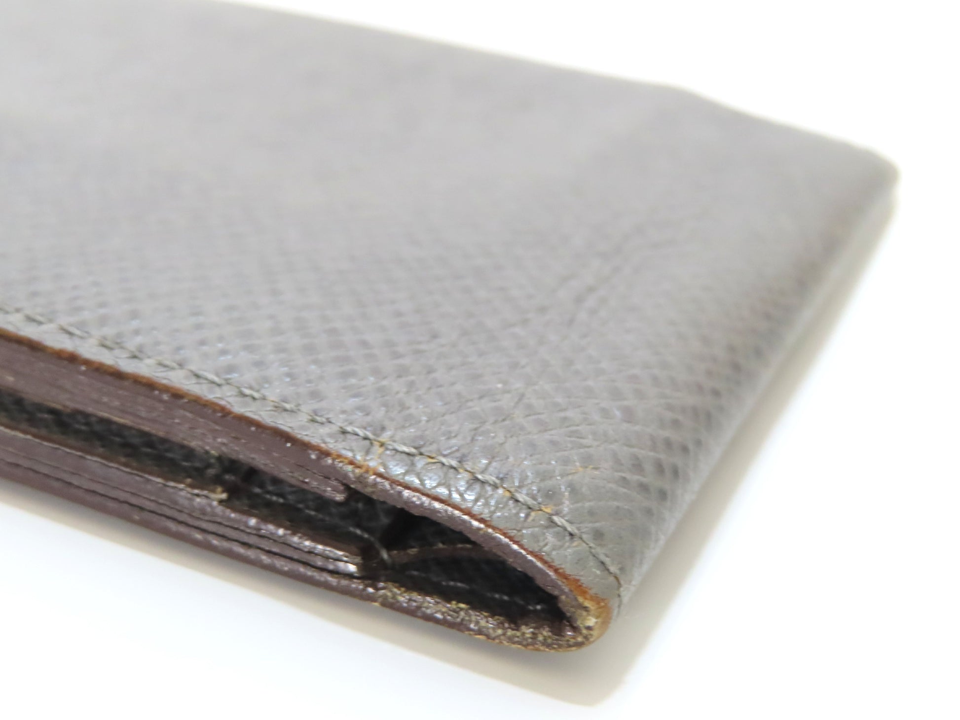 LOUIS VUITTON LV Taiga Portefeuille Compact M32642 SP0160 Billfold