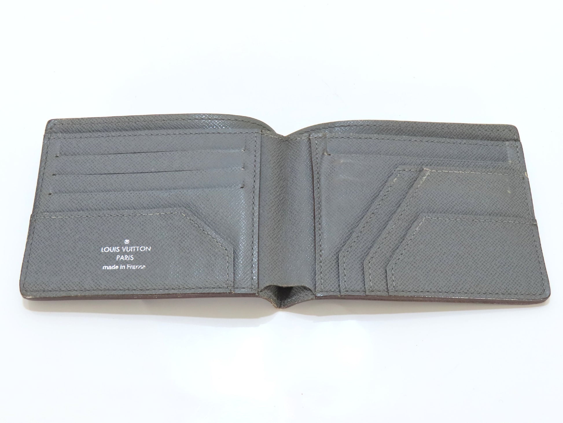 LOUIS VUITTON LV Taiga Portefeuille Compact M32642 SP0160 Billfold