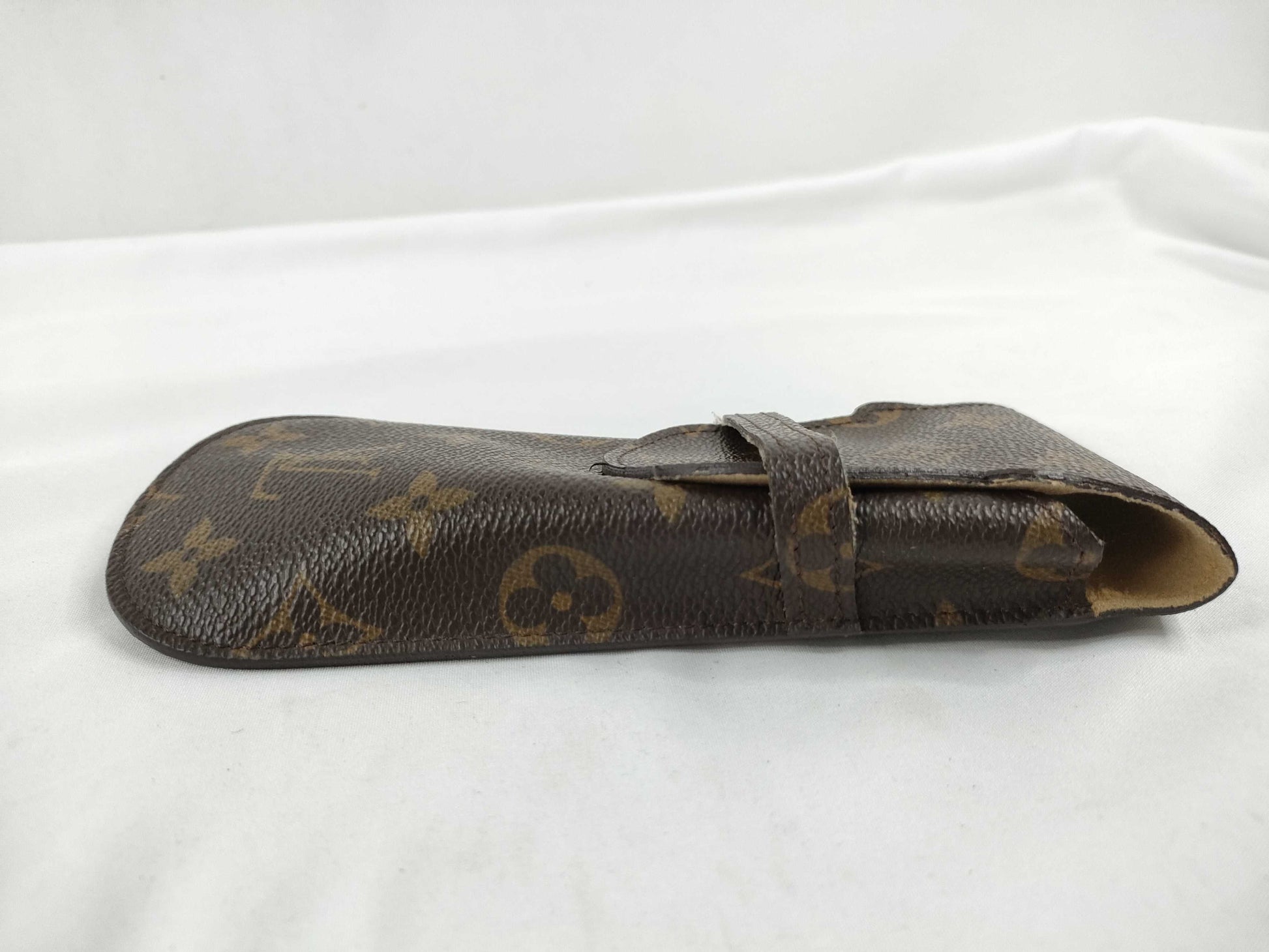 LOUIS VUITTON M62970 Monogram LV Monogram Etui Lunette Lava M62970 Serial number unclear Other accessories