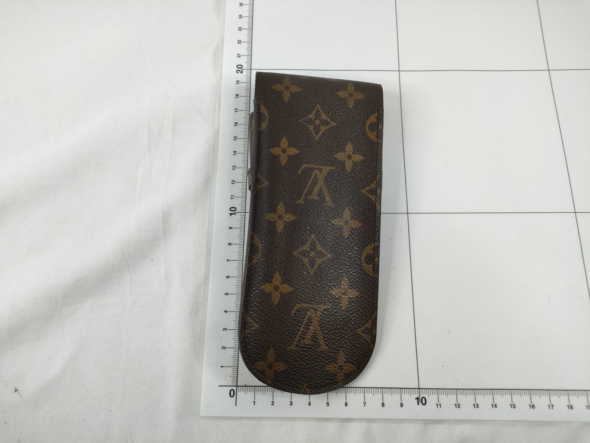 LOUIS VUITTON M62970 Monogram LV Monogram Etui Lunette Lava M62970 Serial number unclear Other accessories