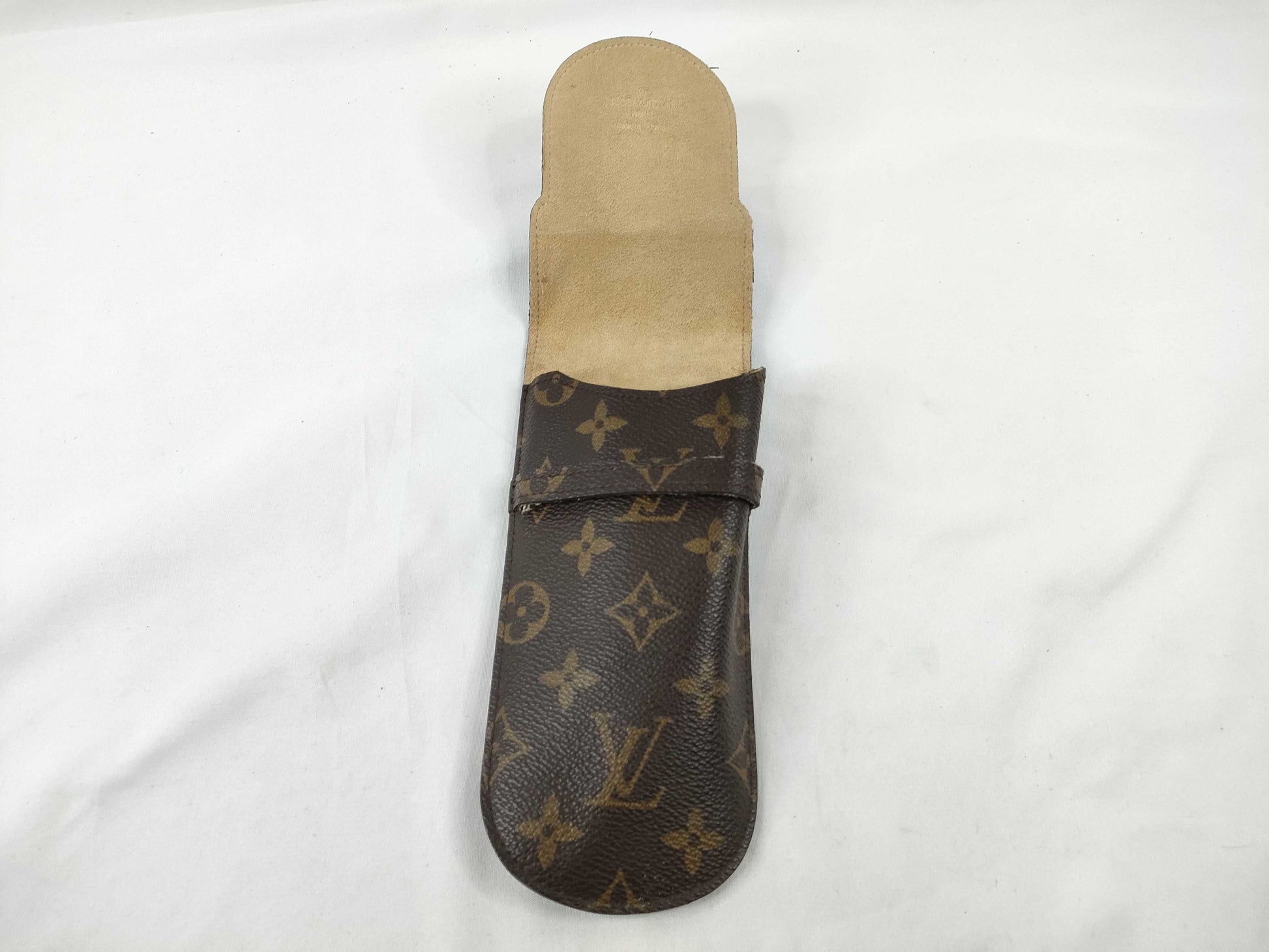 LOUIS VUITTON M62970 Monogram LV Monogram Etui Lunette Lava M62970 Serial number unclear Other accessories
