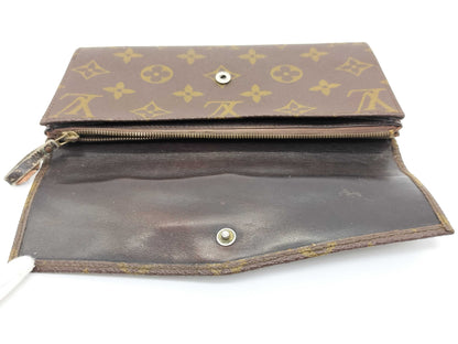 LOUIS VUITTON Monogram LV Monogram Long Wallet Model Number Unknown Serial Number Unknown Wallet