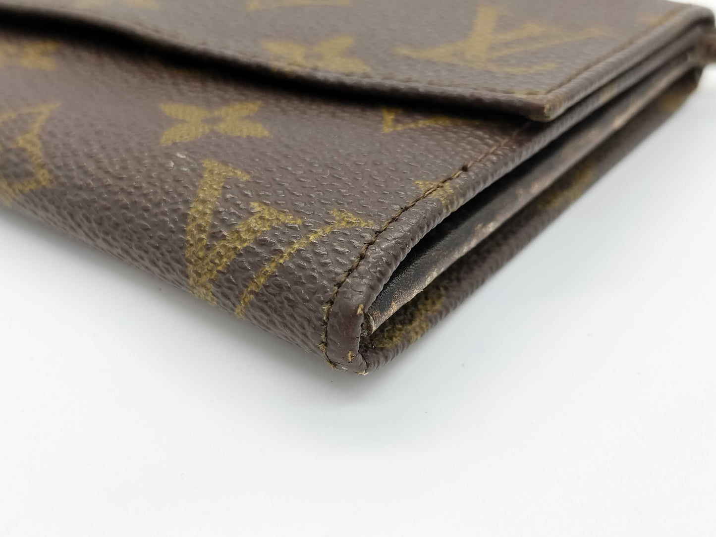 LOUIS VUITTON Monogram LV Monogram Long Wallet Model Number Unknown Serial Number Unknown Wallet