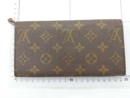 LOUIS VUITTON Monogram LV Monogram Long Wallet Model Number Unknown Serial Number Unknown Wallet