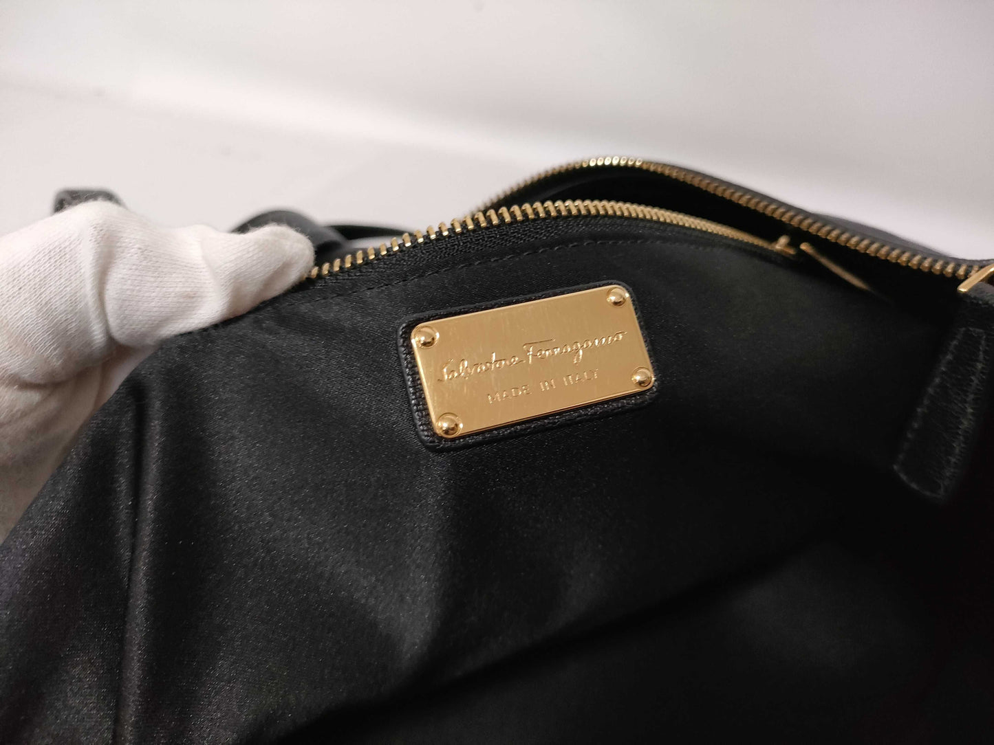 Salvatore Ferragamo Gancini Leather 2-Way Tote Bag AB-21F 651 Black