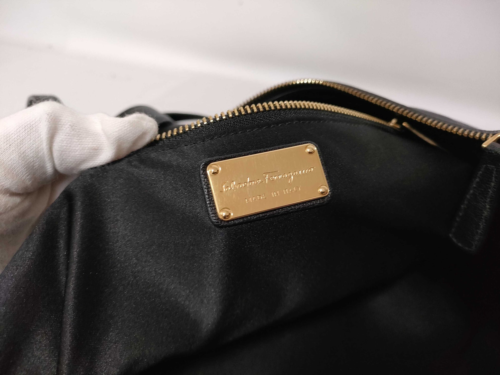 Salvatore Ferragamo Gancini Leather 2-Way Tote Bag AB-21F 651 Black