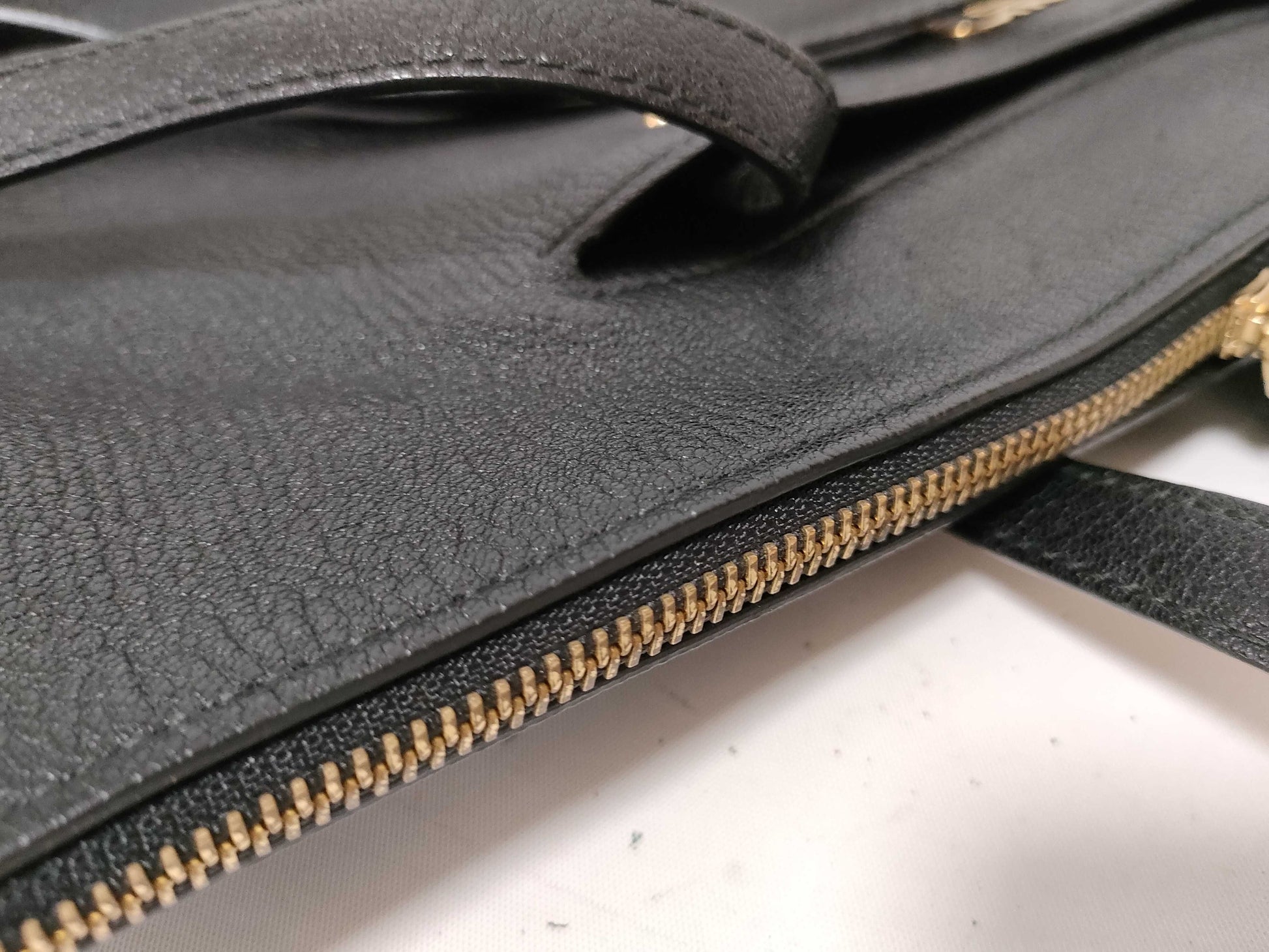 Salvatore Ferragamo Gancini Leather 2-Way Tote Bag AB-21F 651 Black