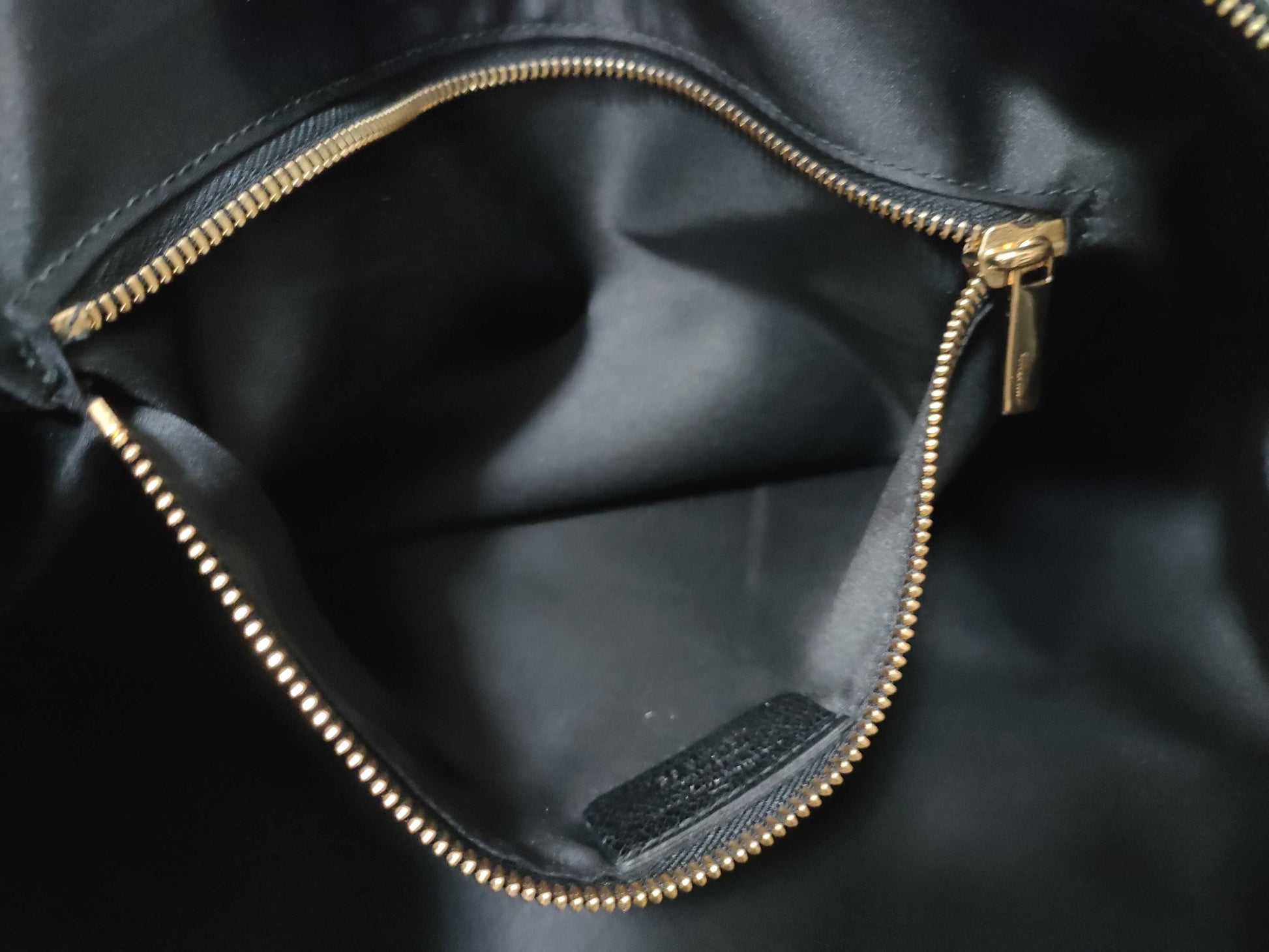 Salvatore Ferragamo Gancini Leather 2-Way Tote Bag AB-21F 651 Black
