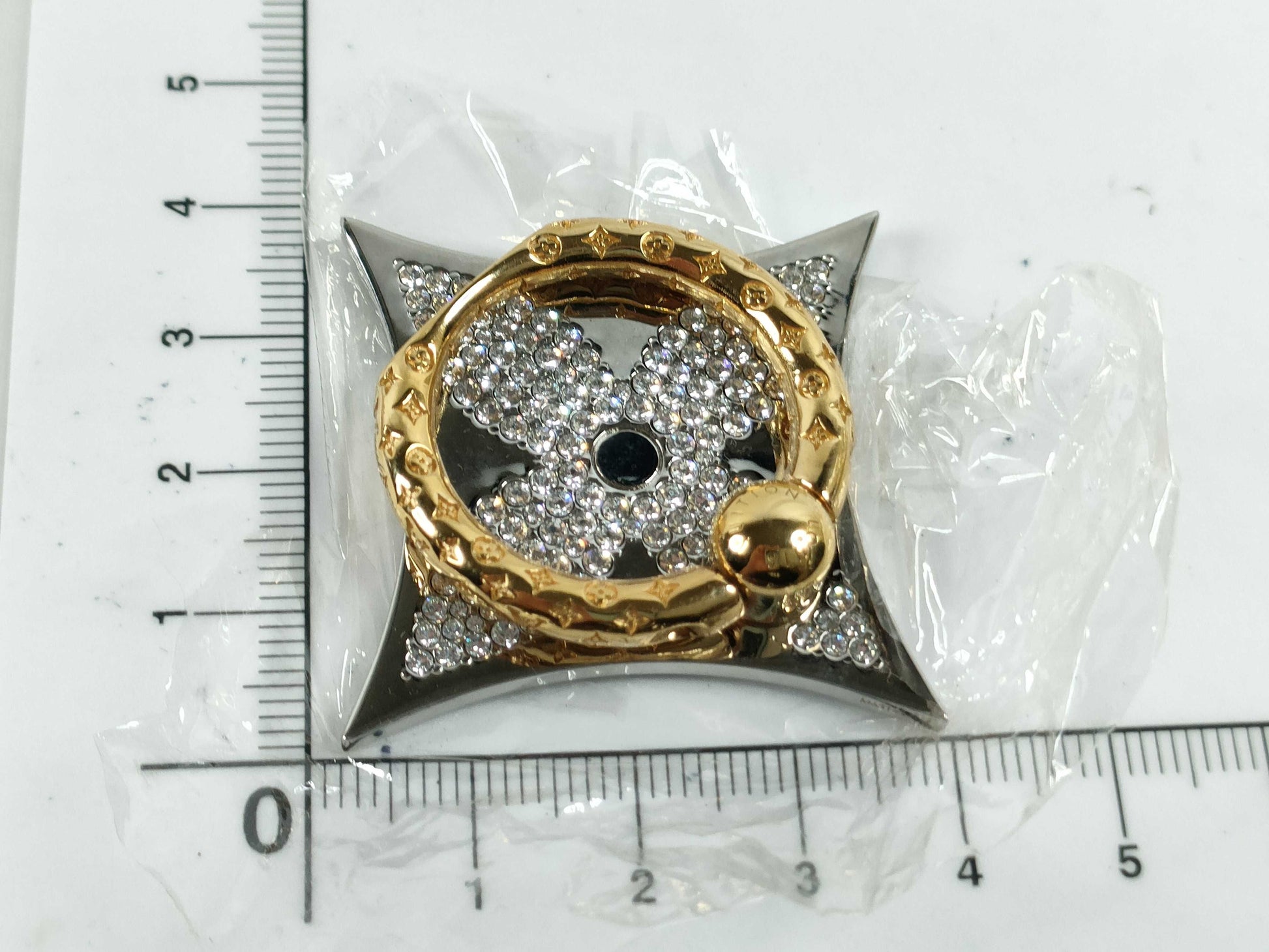 LOUIS VUITTON M63144 LV Fong Ring Flower Strass M63144 LE0178 Other Accessories
