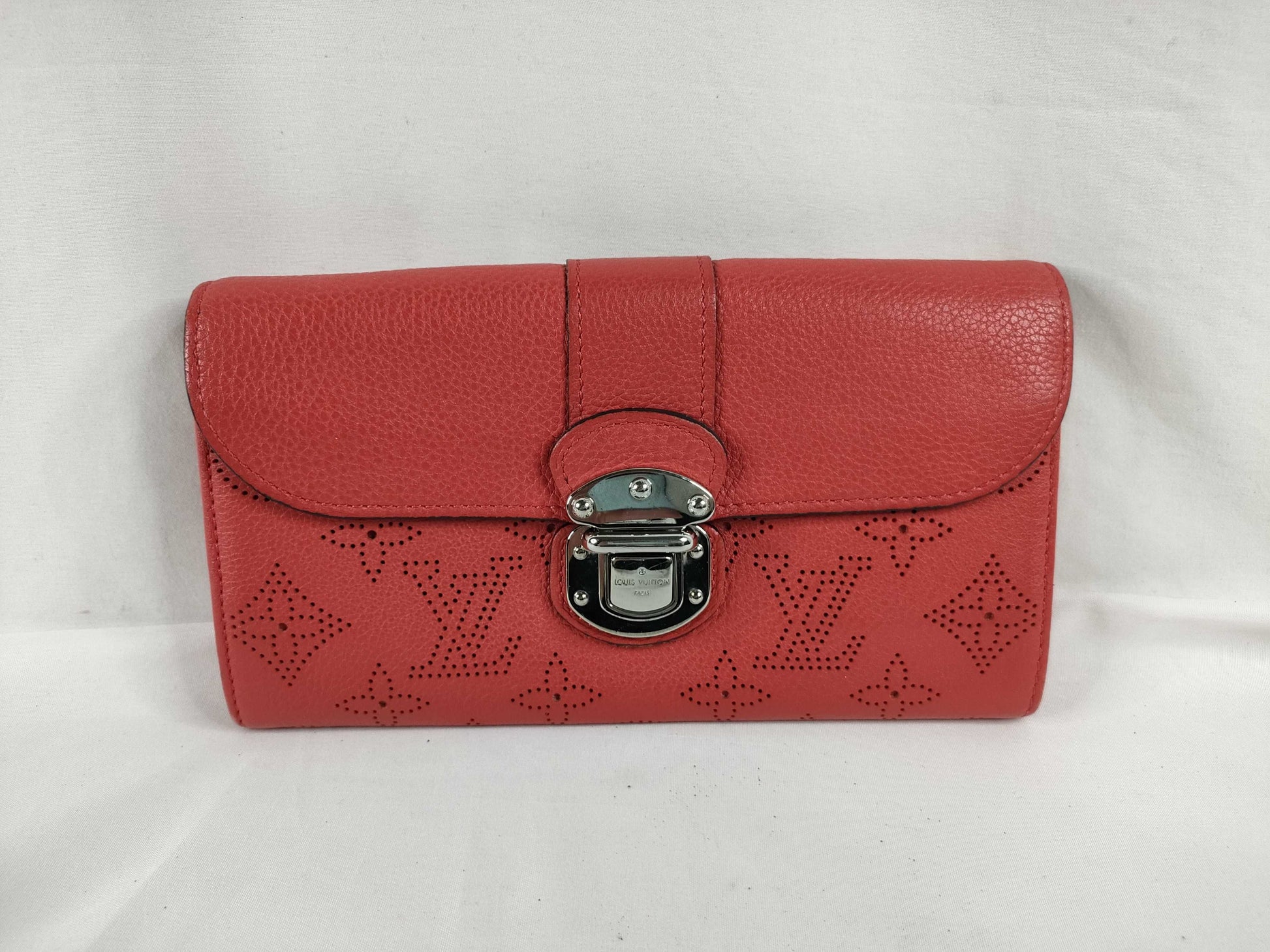 LOUIS VUITTON M58161 Mahina LV Monogram Mahina Portefeuille Iris M58161 TN0153 Wallet