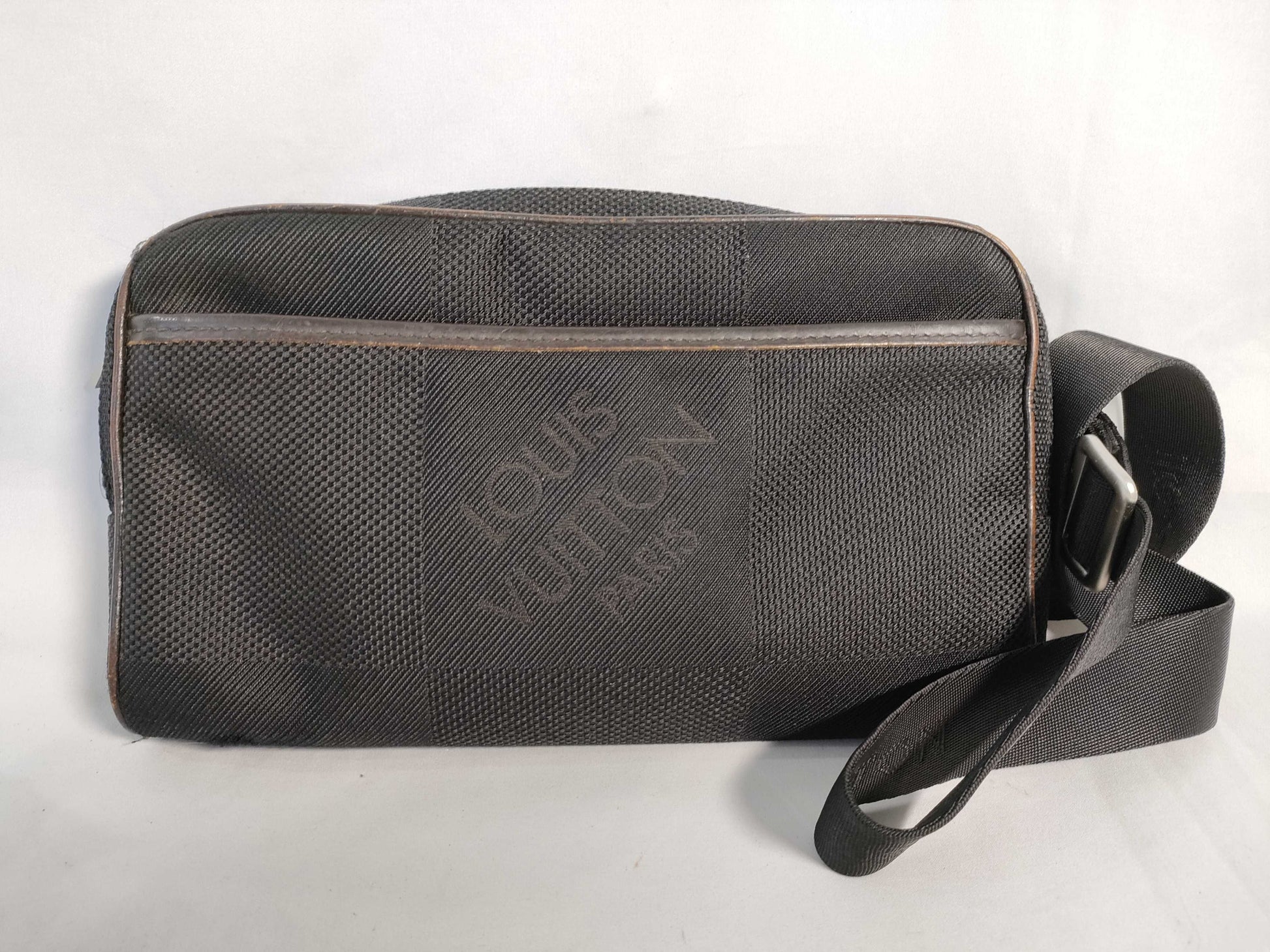 LOUIS VUITTON Damier Geant LV Damier Geant Acrobat N41128 AR0069 Shoulder Bag
