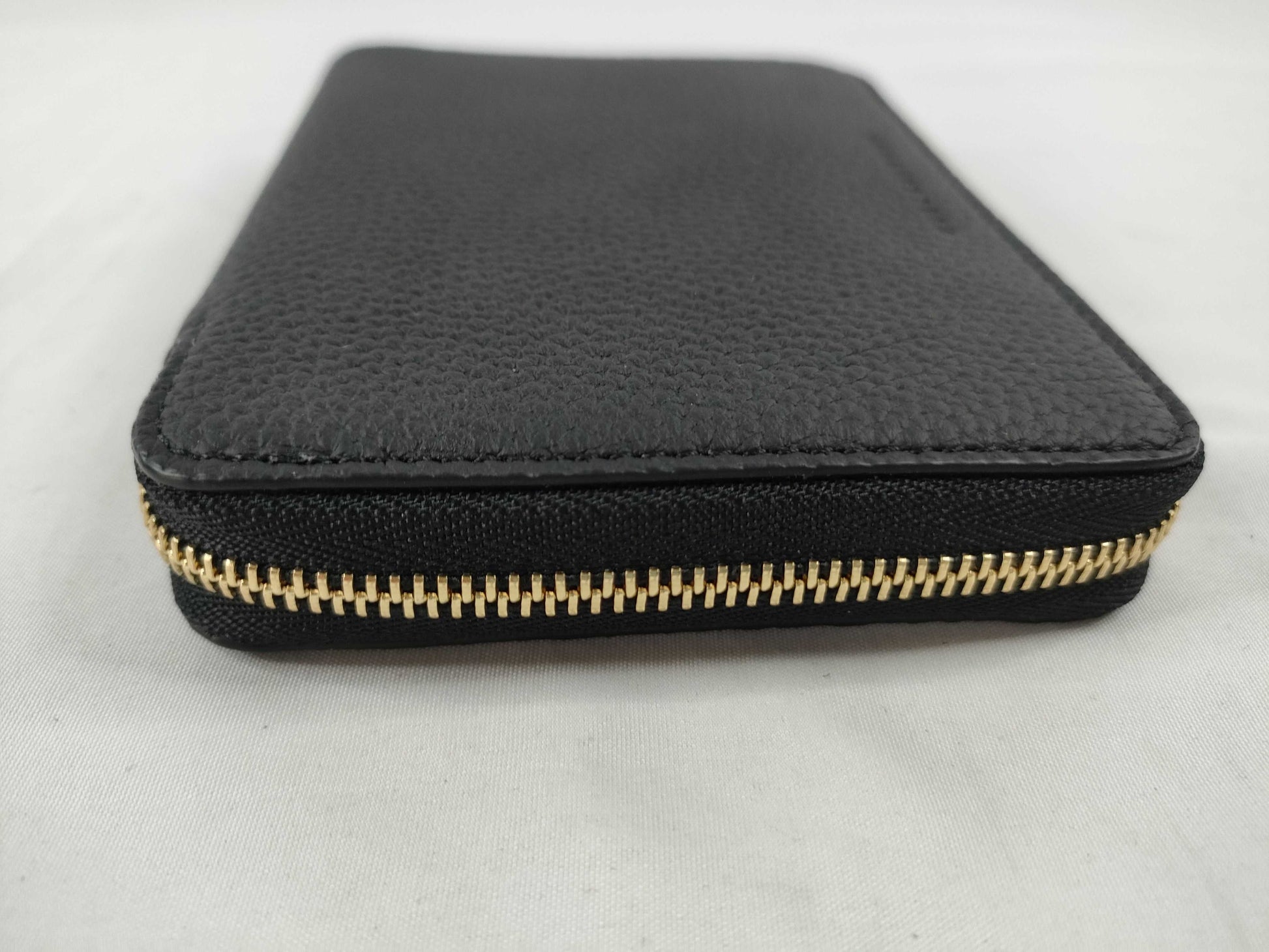 Bonaventura Leather Round Zip Black Wallet