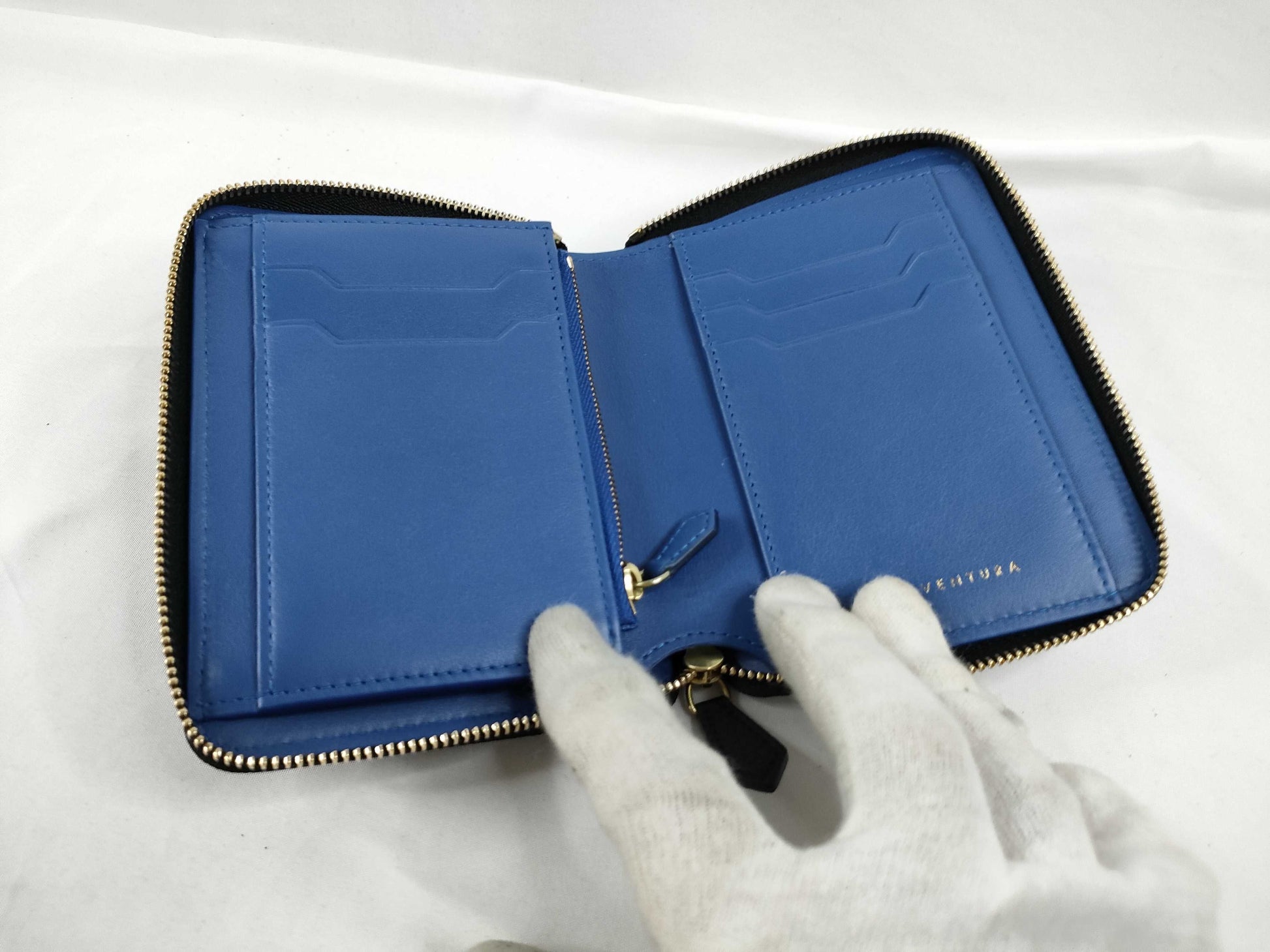 Bonaventura Leather Round Zip Black Wallet