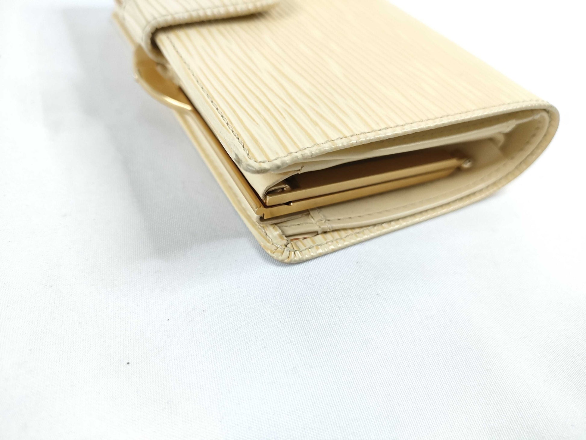 LOUIS VUITTON M6324A Epi Leather LV Epi Porte Monnaie Bi-fold Viennois M6324A MI0052 Wallet