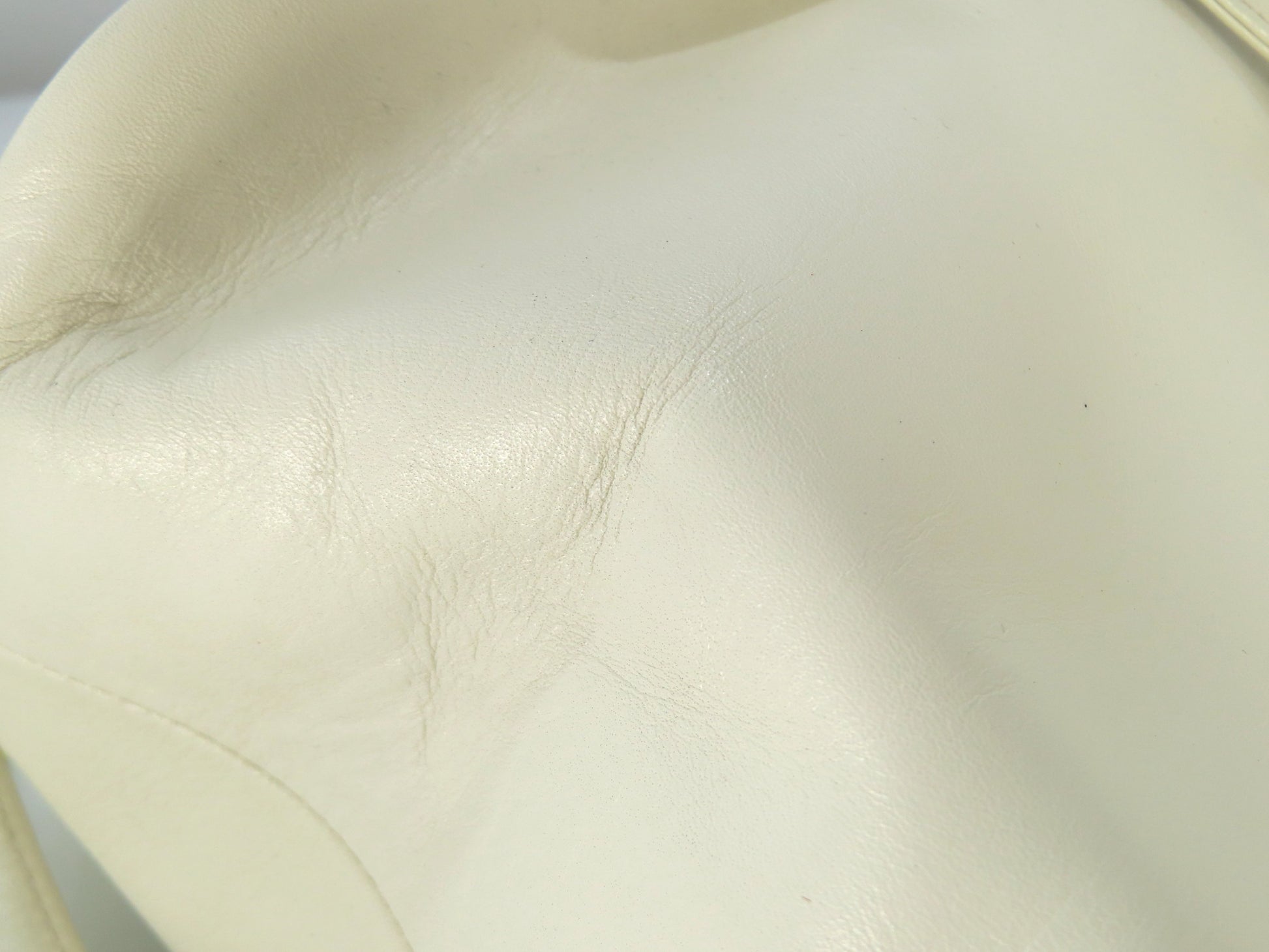 VALENTINO Valentino Garavani Leather Shoulder Bag White Bag