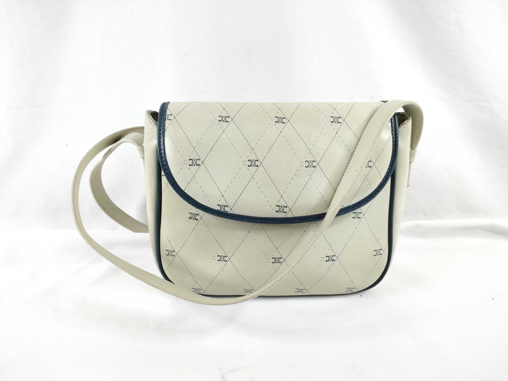 CELINE Leather Shoulder Bag Cream Shoulder Bag